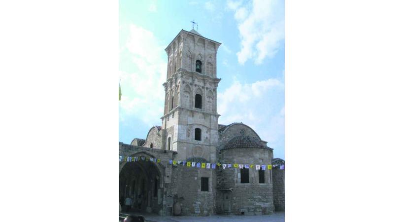 L'église Saint-Lazare.