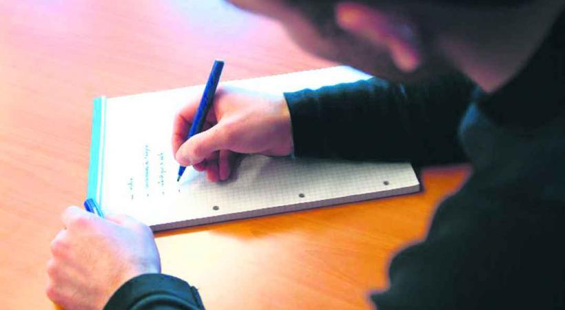 La nouvelle loi sur les bourses d'études ne fait pas que des heureux dans les rangs des étudiants. 