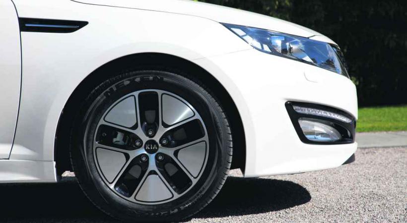 KIA OPTIMA HYBRID - Belle aux deux visages