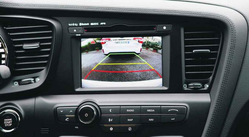 KIA OPTIMA HYBRID - Belle aux deux visages