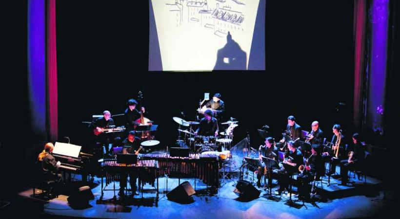 L’œuvre de Moussorgski réinterprétée en improvisations et en images. 