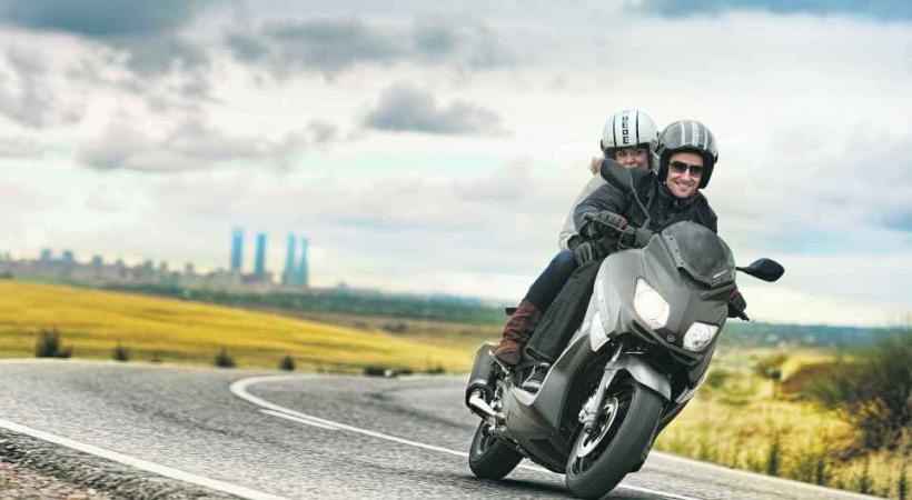 YAMAHA X-MAX 250 MOMODESIGN - Le design italien