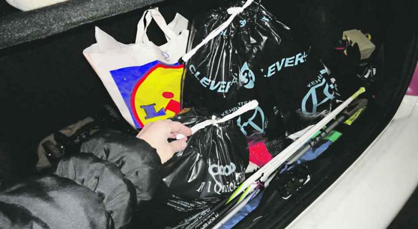 Les Vaudois multiplient les dépôts clandestins de sacs-poubelle. 