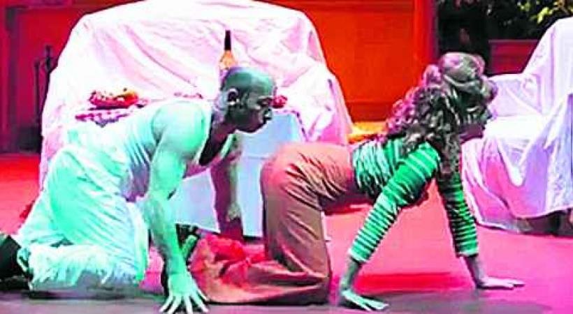 THÉÂTRE - La poudre aux yeux