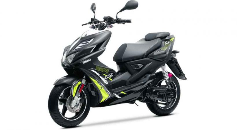 YAMAHA AEROX NAKED NS 50 • La légèreté du nouveau scooter de Yamaha en fait un véhicule parfait pour tous les parcours en ville.