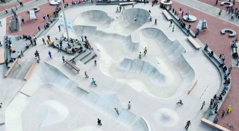 La construction en béton du plus beau skatpark d'Europe titille la curiosité des historiens: peut-on construire en dur sur la plaine de Plainpalais? 
