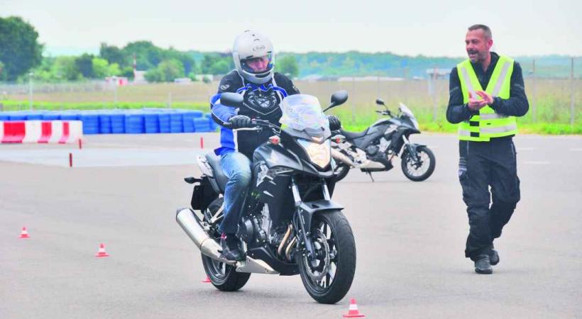 HONDA CB500X • Tenté par la moto? Par chance, la marque a invité quelques journalistes, de parfaits débutants.