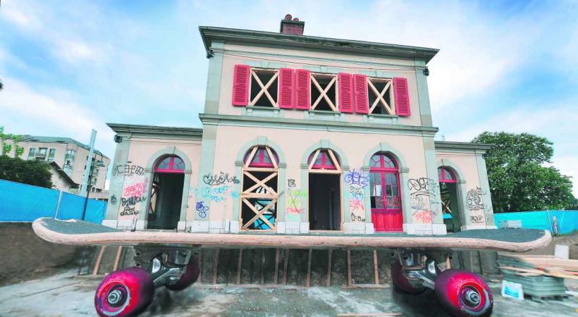 Un sacré défi pour déplacer cette bâtisse de quarante mètres. 