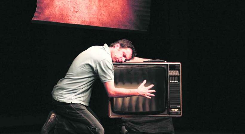 Kevin Buckmaster dans un one-man-show époustouflant. 