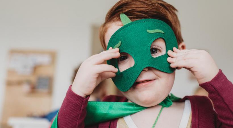 Il est essentiel de concevoir un enseignement qui considère les compétences socio-émotionnelles des enfants. UNSPLASH