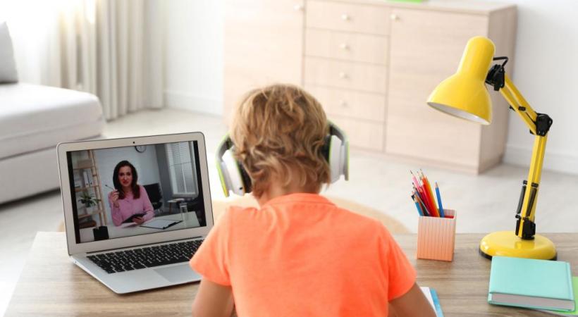 L’éducation mondiale souffre des mesures liées à la pandémie de coronavirus. OLGA YASTREMSKA 