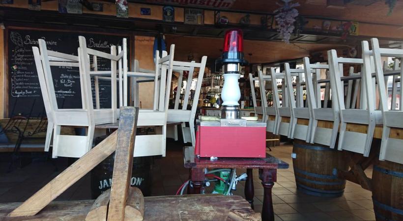 Derrière la fermeture des établissements, le désespoir des tenanciers et du personnel. MP