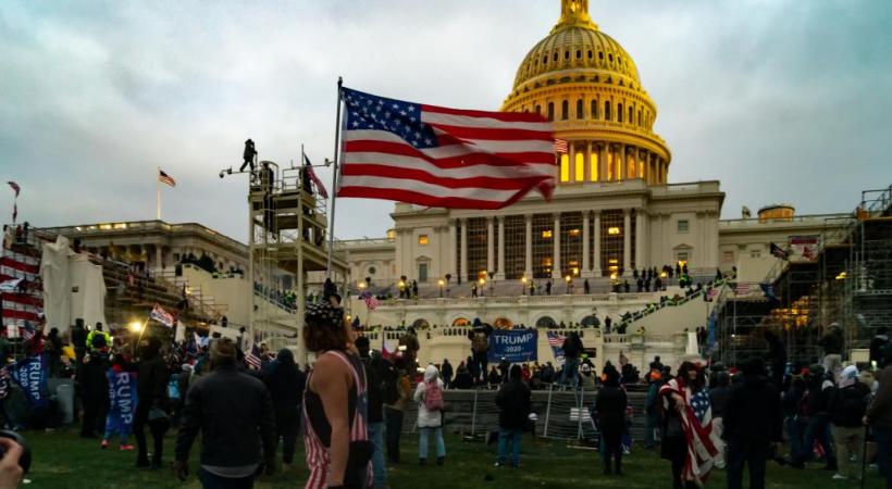 L’assaut du Capitole, à Washington, par des partisans de Donald Trump le 6 janvier avait choqué le monde. Le trumpisme n’est pas près de mourir. TYLER MERBLER/WIKIMEDIA  