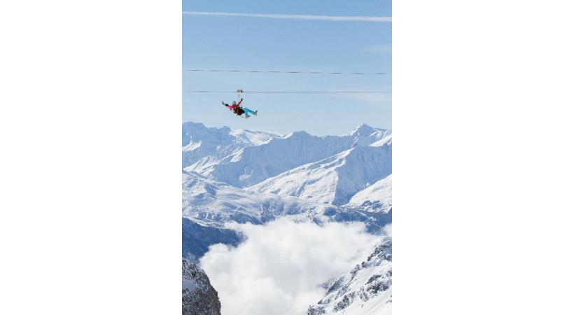 Plongez au cœur du plus grand domaine skiable du monde! OT ORELLE Au bout du fil… la station de Val Thorens. B.LONGO/OT VAL THORENS Sensations fortes garanties. C.CATTIN/OT VAL THORENS 