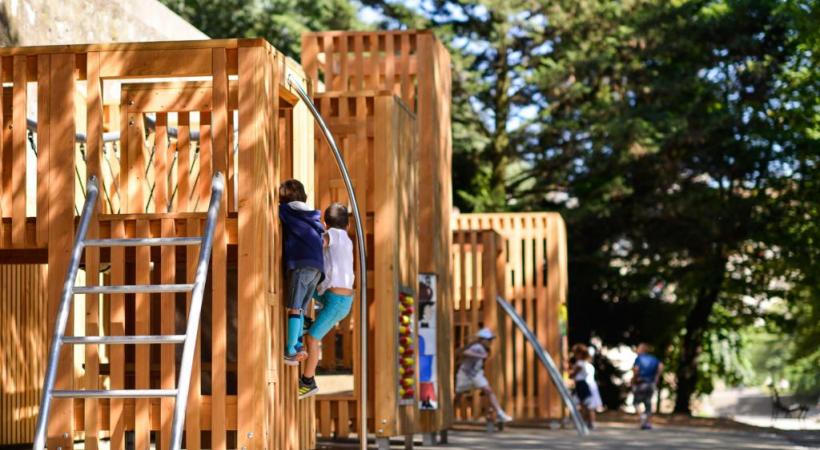 L’aire de jeux des Bastions a été rénovée avec des équipements adaptés aux tout petits 