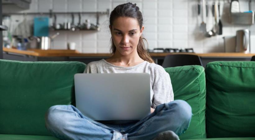 Chacun de nous peut être auteur. Et les réseaux sociaux sont un bon support. 123RF/FIZKES 