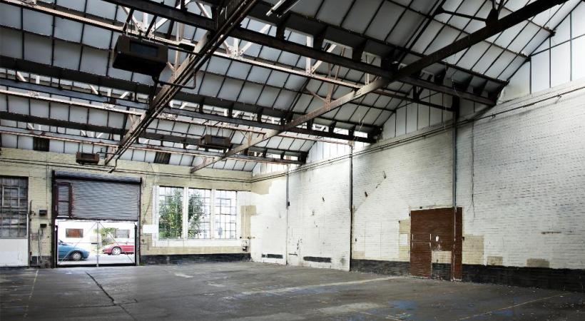 Des locaux vétustes pourraient reprendre vie et aider à détendre la crise du logement. ISTOCK/NICOLASMCCOMBER 