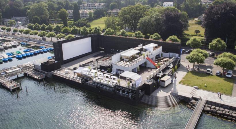Un site idyllique et un écran géant de cinéma pour suivre les matches de la Coupe du monde. DR 