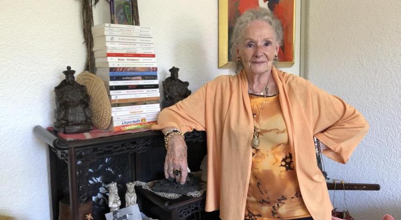 Mahlya de Saint-Ange s’est passionnée pour l’écriture dès son plus jeune âge. KJ