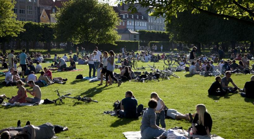 La célèbre sirène fêtera son 101e anniversaire . OT COPENHAGUE La capitale danoise compte de nombreux parcs. Ici les Jardins du roi. NICOLEI PERJEISI/DR Le célèbre Nyhavn avec ses maisons aux couleurs vives et ses terrasses. KIM WYON/OT COPENHAGUE 