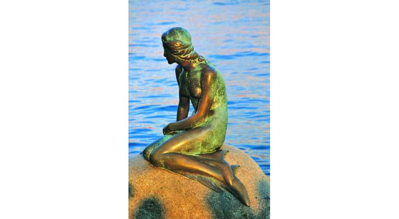 La célèbre sirène fêtera son 101e anniversaire . OT COPENHAGUE La capitale danoise compte de nombreux parcs. Ici les Jardins du roi. NICOLEI PERJEISI/DR Le célèbre Nyhavn avec ses maisons aux couleurs vives et ses terrasses. KIM WYON/OT COPENHAGUE 