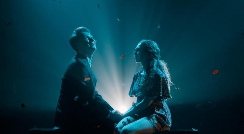 Une comédie musicale au cœur du sentiment amoureux. LOUIS CHOISY