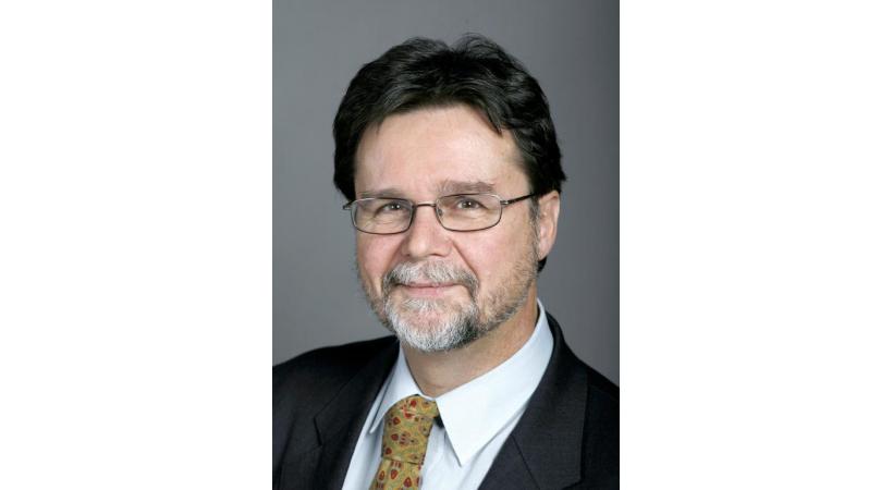 Les vins suisses représentent 38% du marché national. En médaillon Robert Cramer. 123RF