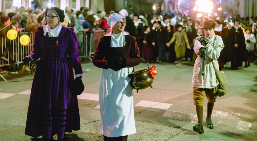 Dame Piaget et la Mère Royaume (de gauche à droite) forcément tristes de ne pas défiler. CIE 1602