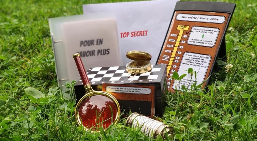 Le sac « magique » est remis à chaque groupe de participants. ALEA ESCAPE