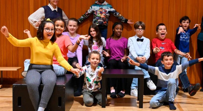 Les jeunes acteurs en répétition. GABRIEL DELéCHAT/THéâTROCHAMP