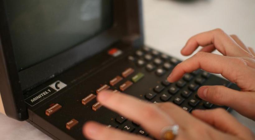 Dans les premières années du règne de François Mitterrand, le Minitel était un objet révolutionnaire. FLICKR/NICOLAS NOVA