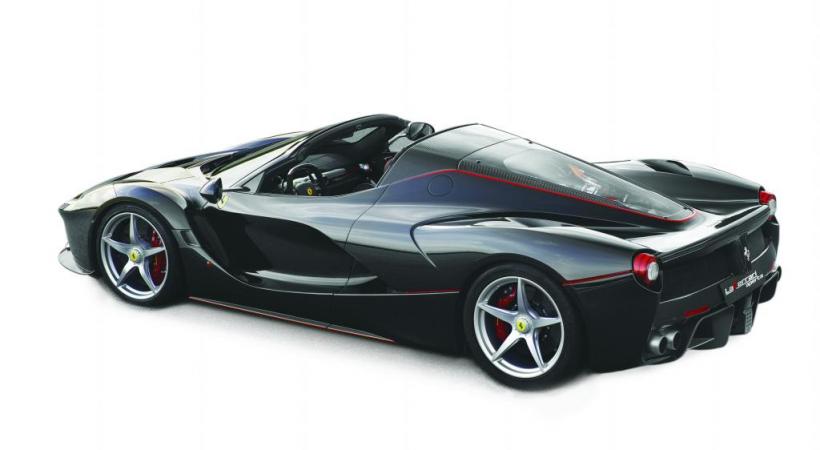 La très rare LaFerrari (499 dans le monde) est en consignation, en attendant un amateur d’exclusivité.