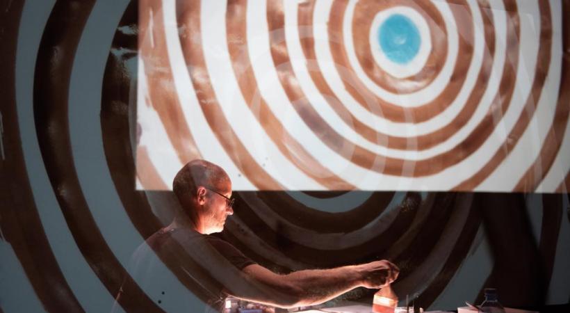 Un moment de magie avec le dessinateur Tom Tirabosco. LAUREN PASCHE