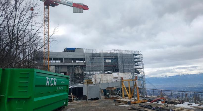 Les travaux de rénovation de la gare supérieure avancent. MP