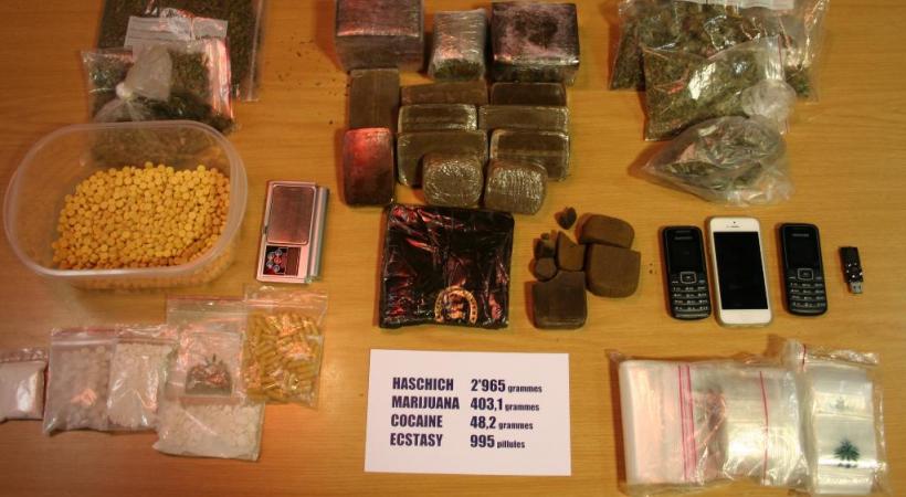 La police a découvert de nombreuses drogues chez un Genevois habitant Vernier. DR 