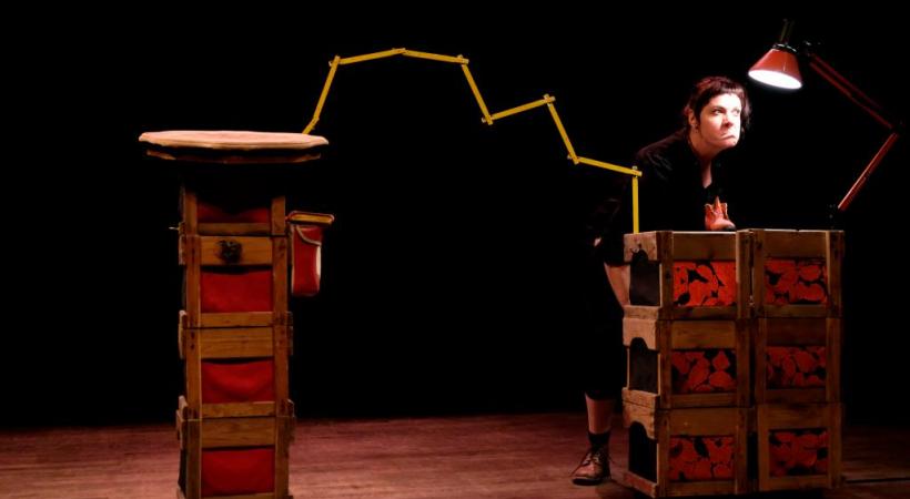 Elodie Mora dans «Moby Dick», un spectacle pour les enfants (dès 7 ans) joué à La Julienne. DANIEL ESTADES
