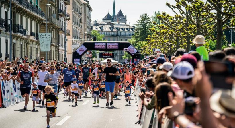 Considéré comme l’un des plus beaux d’Europe,  le marathon de Genève attire chaque année des milliers de participants. DR