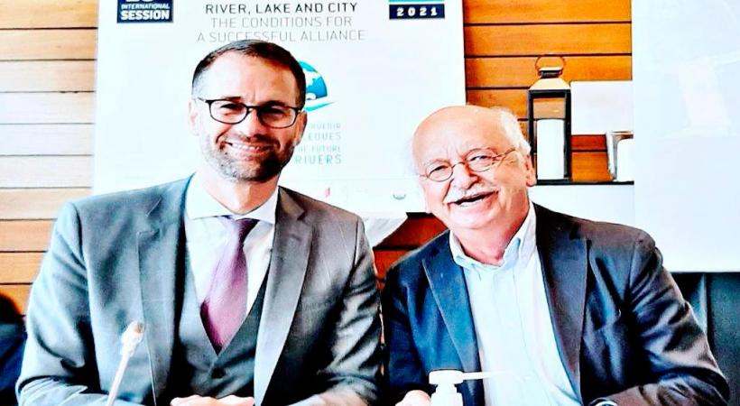 Antonio Hodgers, auteur du manifeste pose aux côtés d’Erik Orsenna, membre de l’Académie française, qui signe la préface. DR