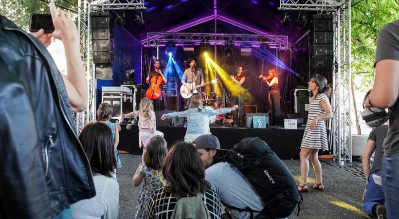 Quand Genève  se transforme  en scène musicale. GIONA MOTTURA 