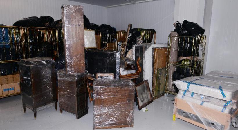 Un frigo géant à Carouge permet de congeler les meubles infestés de larves de punaises de lit. 