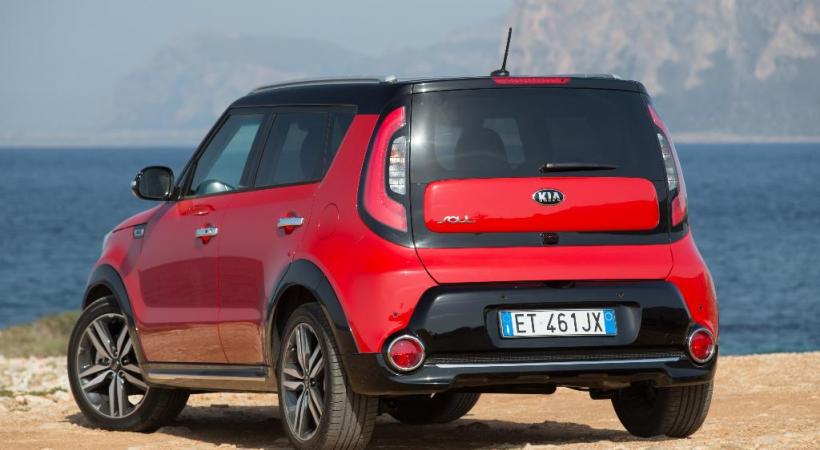KIA SOUL DIESEL AUTO. DR