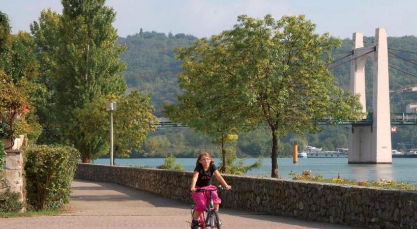Des itinéraires dévolus à la mobilité douce, du glacier du Rhône à la Méditerranée. DR 