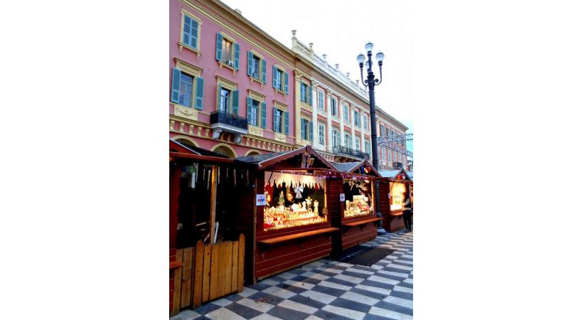 Le vieux Nice n’a rien perdu de son charme historique. DR De nombreux santons viennent du voisin Pays d’Aubagne. BERNARD PICHON Un marché de Noël dédié aux artisans. BERNARD PICHON 