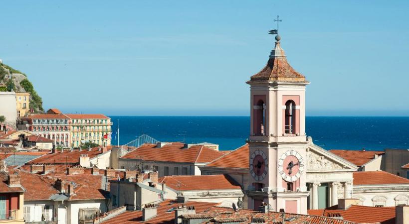 Le vieux Nice n’a rien perdu de son charme historique. DR De nombreux santons viennent du voisin Pays d’Aubagne. BERNARD PICHON Un marché de Noël dédié aux artisans. BERNARD PICHON 