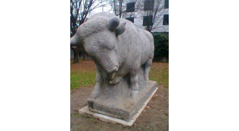 La statue du célèbre ruminant a été replacée,  mais dans un endroit moins en vue. DR 