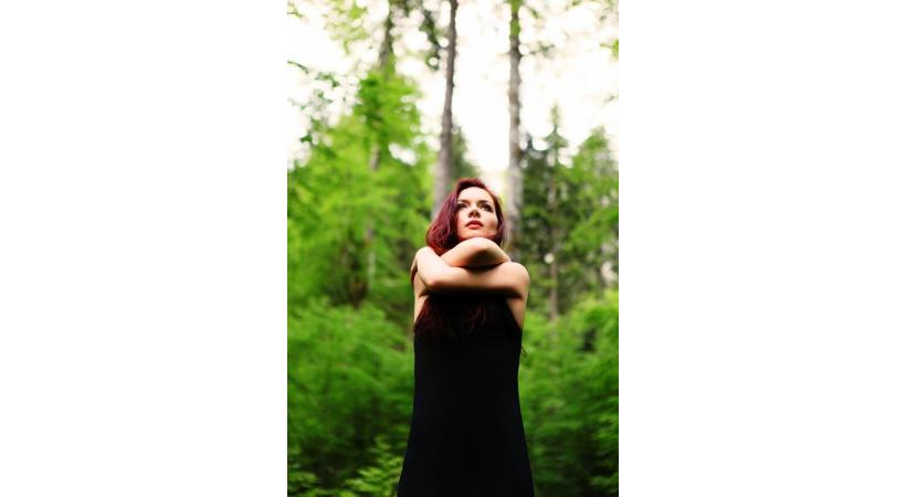 La chanteuse de jazz Elina Duni  sera au Chat Noir, le 24 avril. DR 