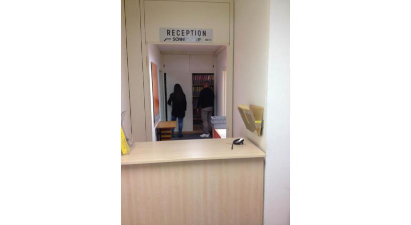 La réception du SVE et les pelles à courrier sont laissées sans surveillance. DR 