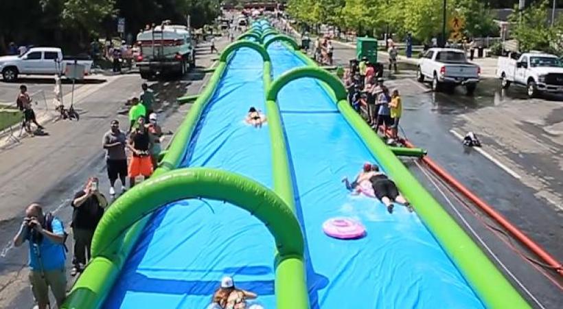 Dévalez la rue Voltaire sur un toboggan de 200 mètres de long! DR DR