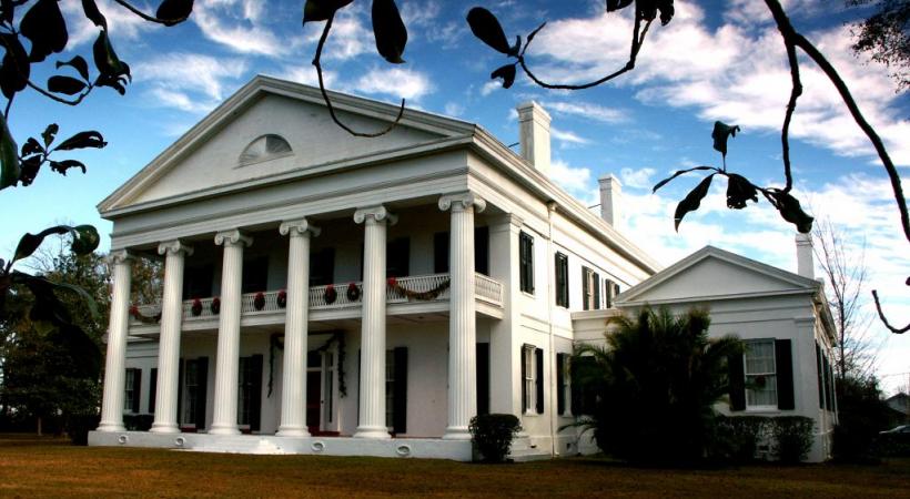 Au Maroc, le palais de Cléopâtre construit pour «Astérix». Le réfectoire de Christ Church (Oxford) utilisé pour «Harry Potter». Décor naturel de «La Mélodie du Bonheur», en Autriche. 