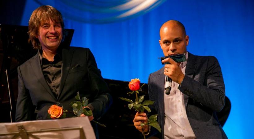 Le pianiste Jan Lundgren, ici en compagnie de l’harmoniciste Grégoire Maret. DR 